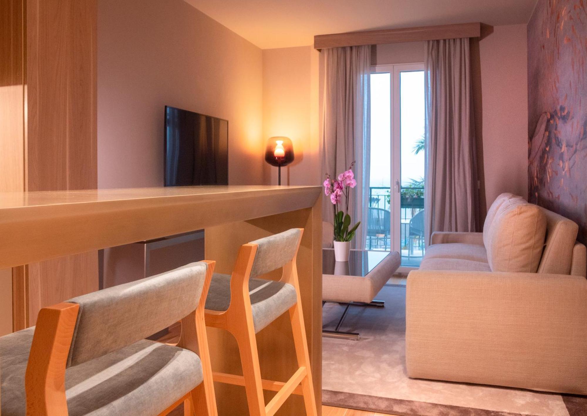 Suite Balcony,1319445931:JPEG